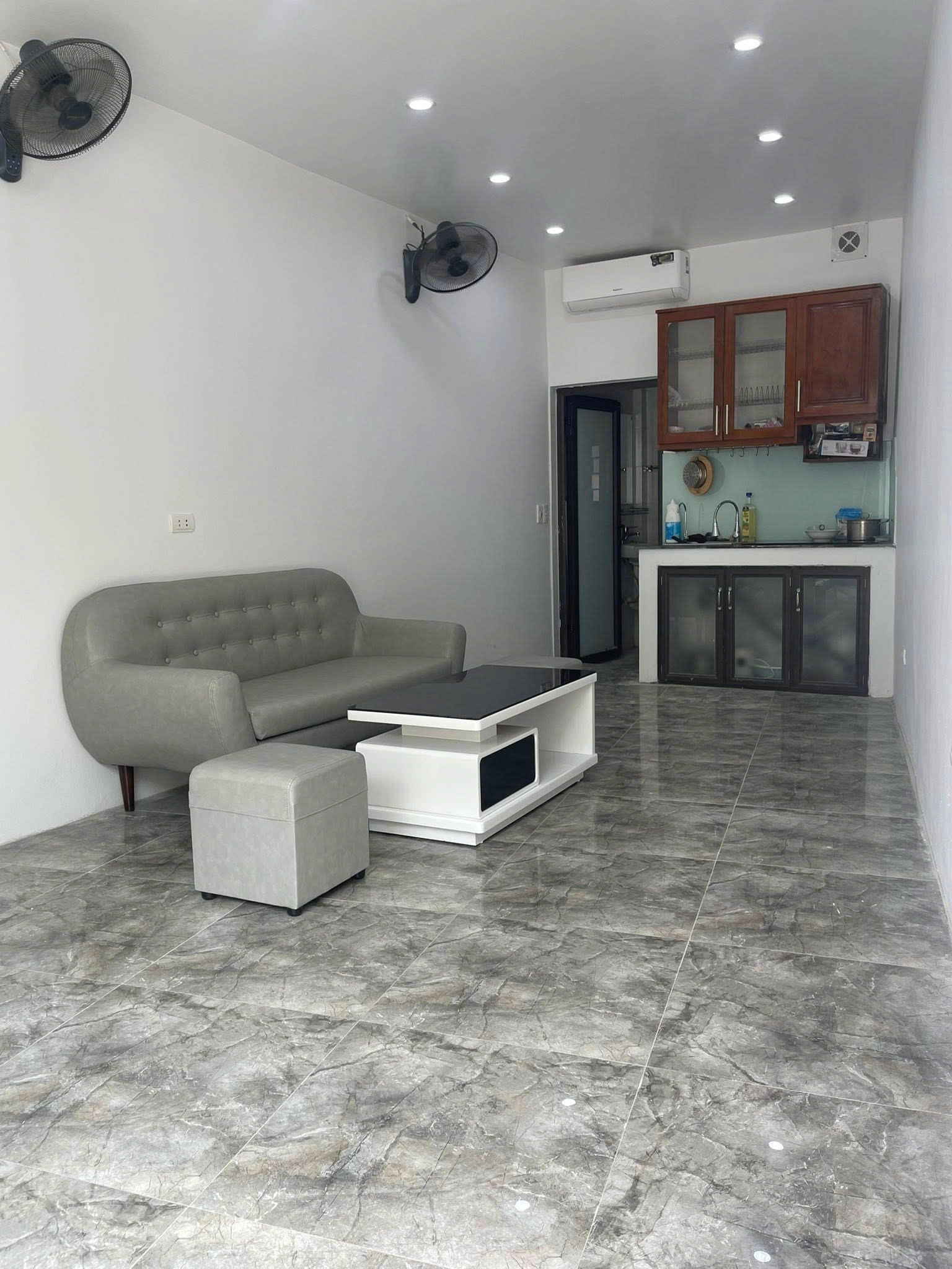 Cho thuê nhà Phố Thịnh Liệt, 3 tầng x 35m2, ngõ 3 ô tô tránh nhau, KD đỉnh chỉ 9.5 Triệu/TH