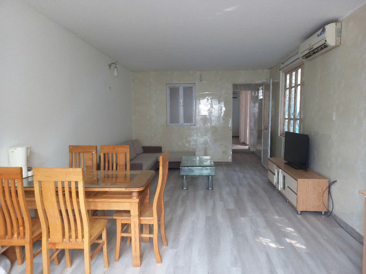 Cho thuê căn hộ tầng 4 Phố Tạ Quang Bửu, 65m2, 2 ngủ, 7.5 Triệu