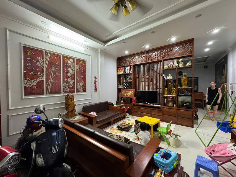 Bán nhà mặt ngõ ô tô, 5 tầng đẹp, gần hồ Đền Lừ, Hoàng Mai, 61m2, chỉ nhỉnh 13 tỷ tỷ