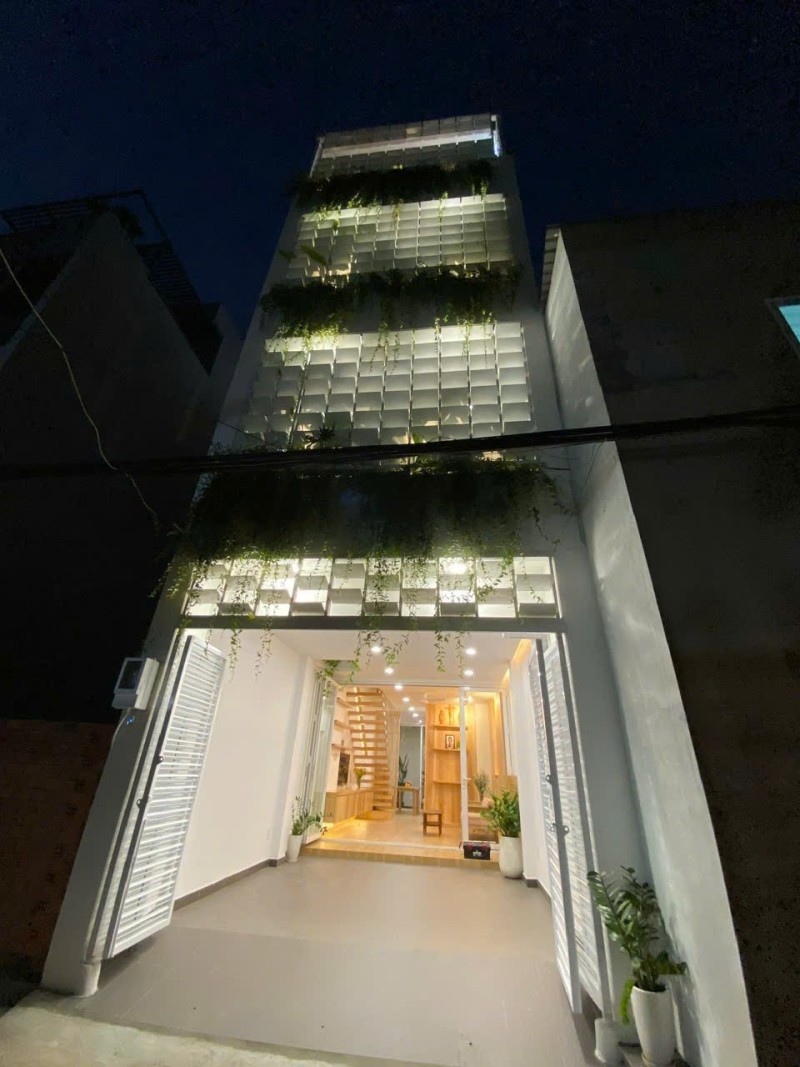 Bán nhà 4 tầng, 66m², 4PN, 4WC, Q.9, 9,05 tỷ, sổ hồng ```