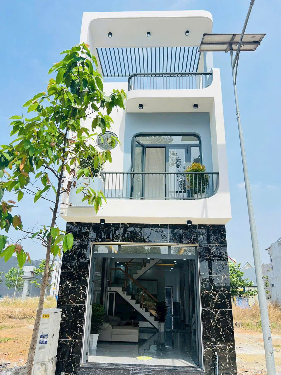 Bán nhà lầu đẹp, KDC Thạnh Phú, đường nhựa bàn cờ chỉ 2ty380