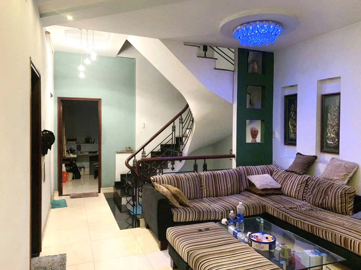 BÁN NHÀ ĐẸP ,RẺ, SỔ HỒNG CẦM TAY , CÔNG CHỨNG LIỀN TAY NGAY