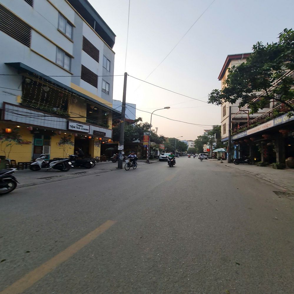 Lô góc ô tô thông, vào nhà tại Trung tâm Trâu Quỳ, Gia Lâm. 41m2. Giá tốt,