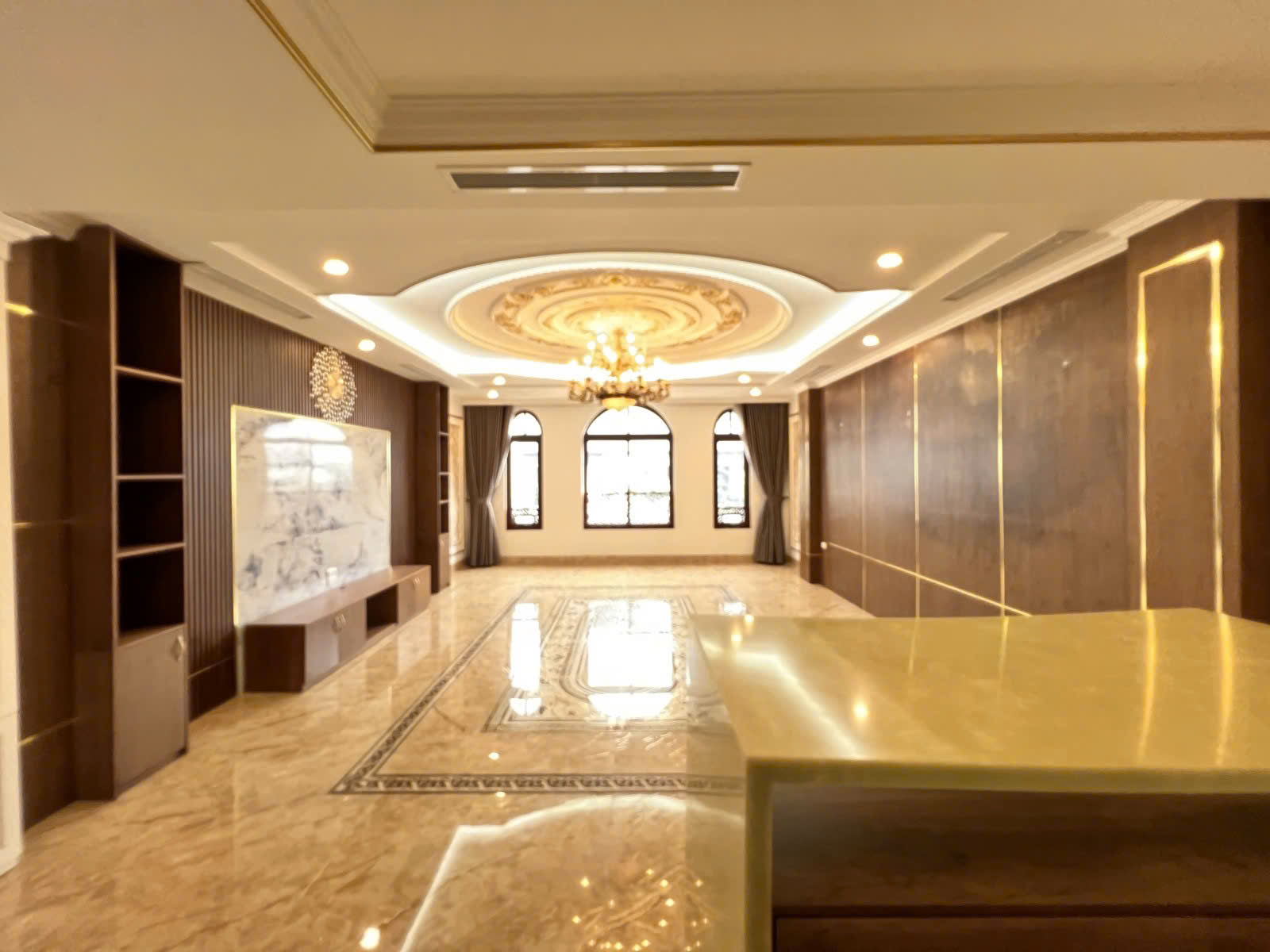 DÒNG TIỀN 230TR/THÁNG – QUAN NHÂN, CẦU GIẤY – 140M² x 8 TẦNG – THANG MÁY – LÔ GÓC 3 MẶT THOÁNG – 44 TỶ lh 0817606560