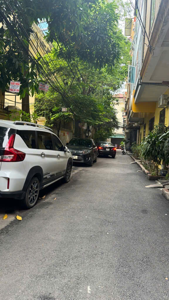 Trung Tâm Đống Đa - Phân Lô - Oto 4 Chỗ Đỗ Cửa - 10M OTo Tránh Đỗ Ngày Đêm - Ngõ Thông - Kinh Doanh Nhỏ