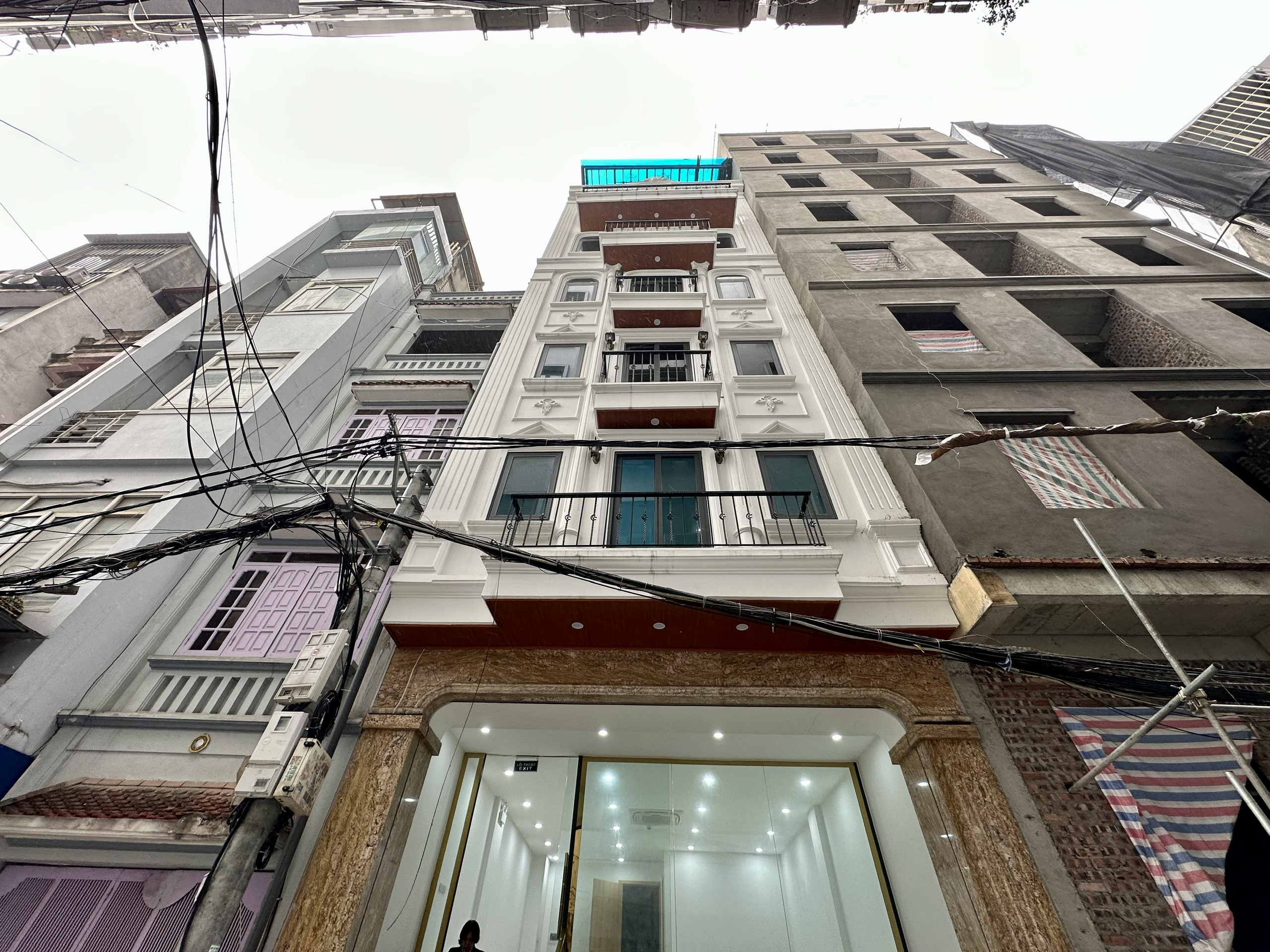 (Tin thật 100%) Bán tòa VP kết hợp CHDV 80m2 x 9T tại phố Đê La Thành - Kim Mã - Phân lô ô tô tránh