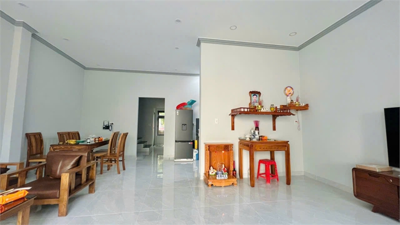 NP130 bán nhà đẹp dân cư đông đúc , vị trí giao thông thuận lợi, xóm an ninh