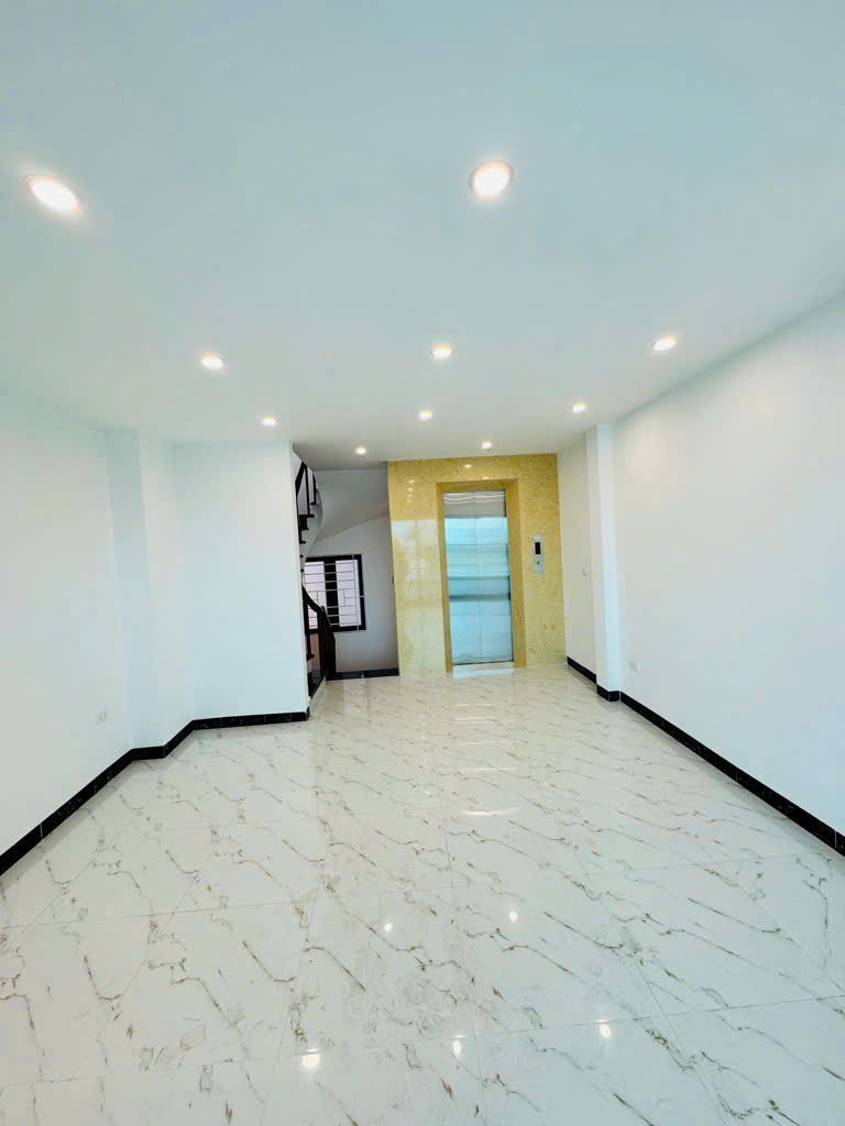 BÁN NHÀ PHỐ HỒNG TIẾN -VỊ TRÍ HIẾM KINH DOANH ĐỈNH 59 M- 14,95TỶ