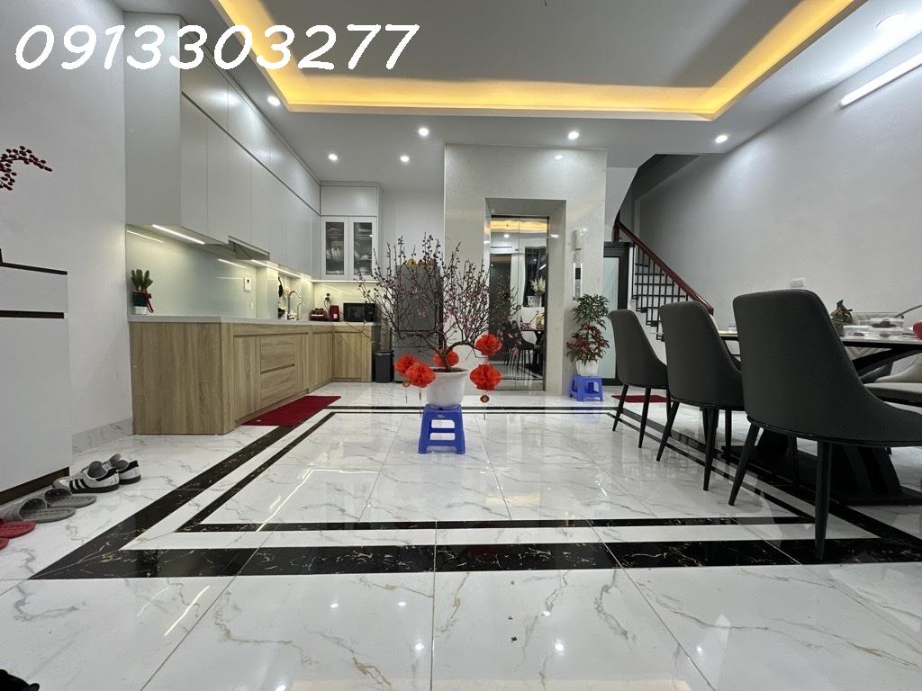 BA BƯỚC RA PHỐ - HỘ KHẨU HAI BÀ - 1 CĂN ĐỘC LẬP - 5 TẦNG THANG MÁY - NGÕ THẲNG - NGAY NGÃ TƯ CHỢ MƠ - 34M² - MẶT TIỀN