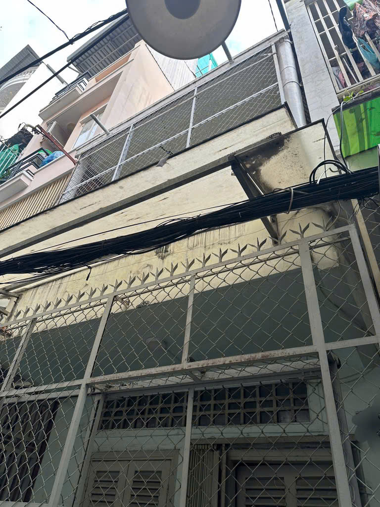 Nhỉn 4 Tỷ có ngay nhà Nguyễn trãi 31m2 tại Quận 5