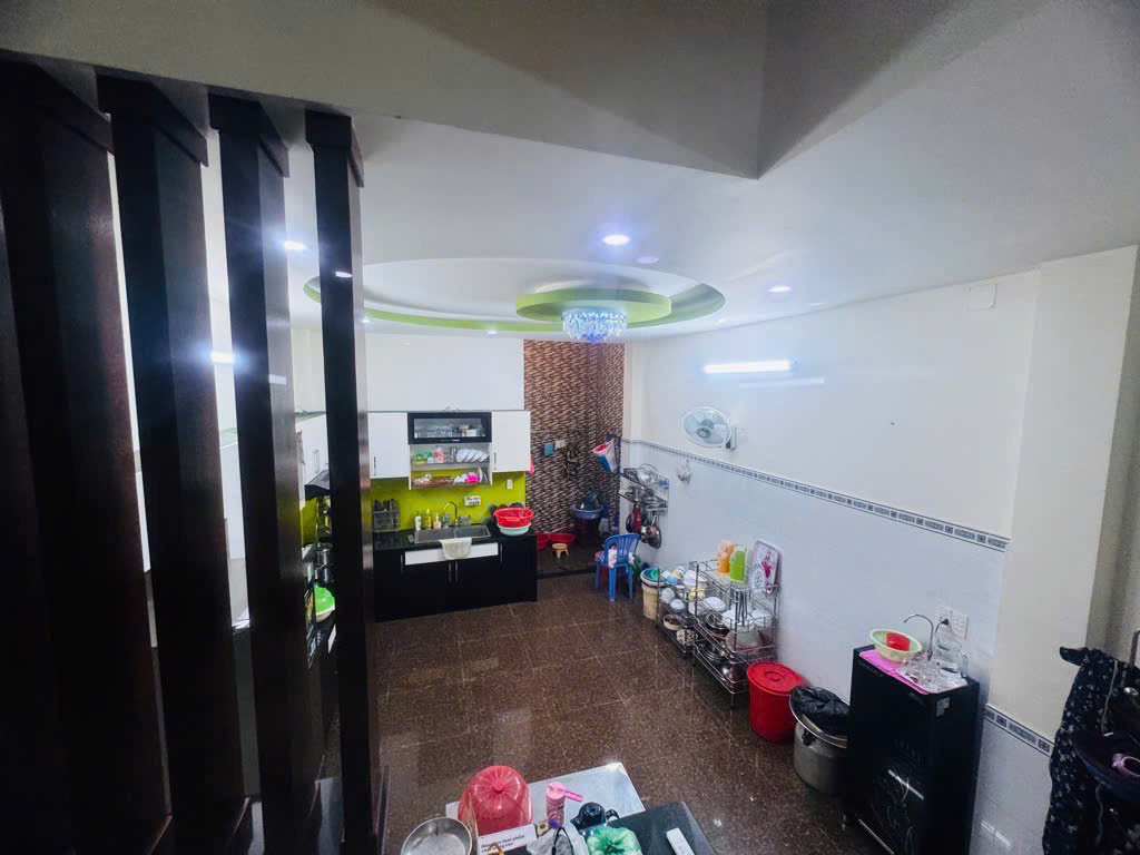 Bán nhà cực rẻ tại P15,Tân Bình,diện tích 100m2,xe hơi đỗ cửa chỉ7,8tỷ