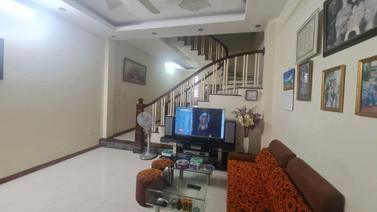 SIÊU PHẨM MẶT PHỐ ĐẠI CỒ VIỆT. VỊ TRÍ ĐẸP NHẤT PHỐ - DIỆN TÍCH: 140M² x 2 TẦNG MẶT TIỀN SIÊU RỘNG . GIÁ CHỈ 52 TỶ CÓ
