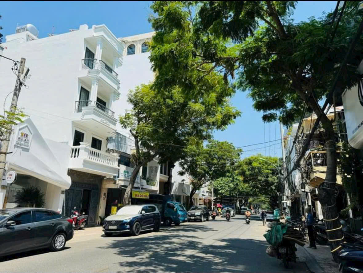 Cần bán nhà mặt tiền đường Hồng Bàng p Phước Tiến dt 133m2 bán: 22.3tỷ lh: Hồng lh