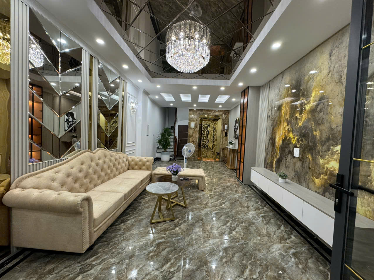 SIÊU HIẾM - ÔTÔ VÀO NHÀ - GẦN PHỐ -GẦN HỒ - 7 TẦNG THANG MÁY - NHÀ MỚI - 41M 17.X TỶ