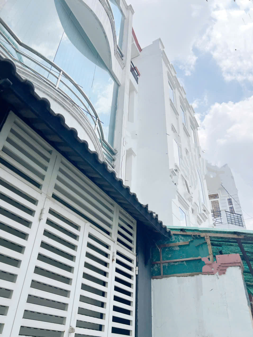 Nhà Mới 3Tầng Cách Nặt Tiền 15M Hẻm Thẳng Xe Hơi Sổ Vuông 60m2 Gía 6,6 Tỷ Thương Lượng