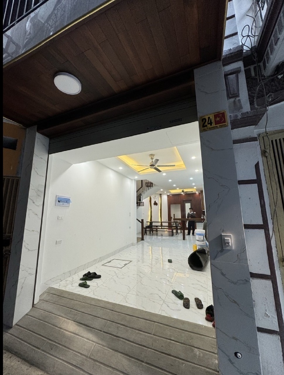 Nhà ĐẠI CHẤT – phố Khương Trung – gần 10 tỷ - Đẹp chết ngất.