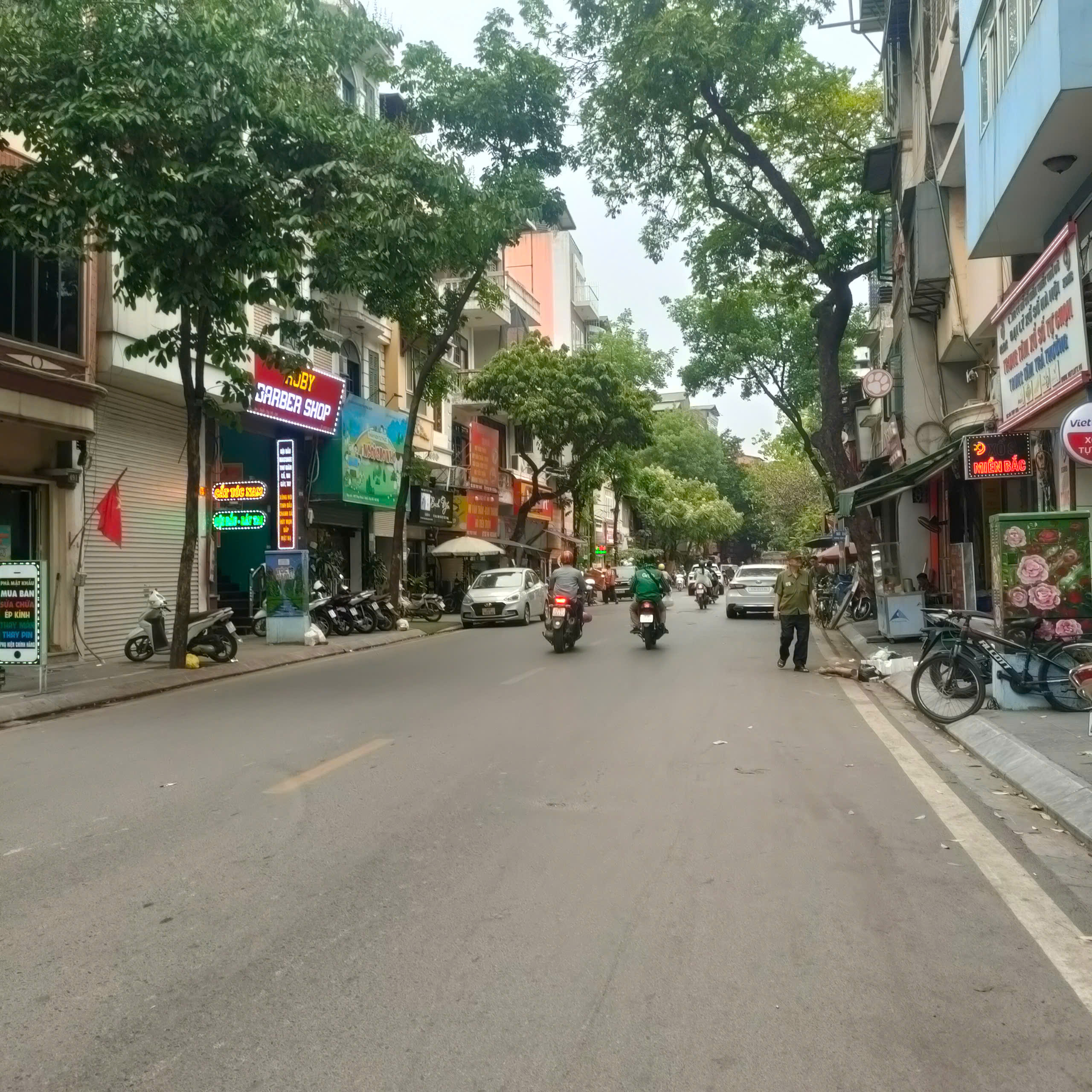 BÁN NHÀ MẶT PHỐ THỤY KHUÊ, 2 MẶT PHỐ, VỈA HÈ RỘNG, KINH DOANH ĐỈNH, 90M2 CHỈ 29 TỶ 880