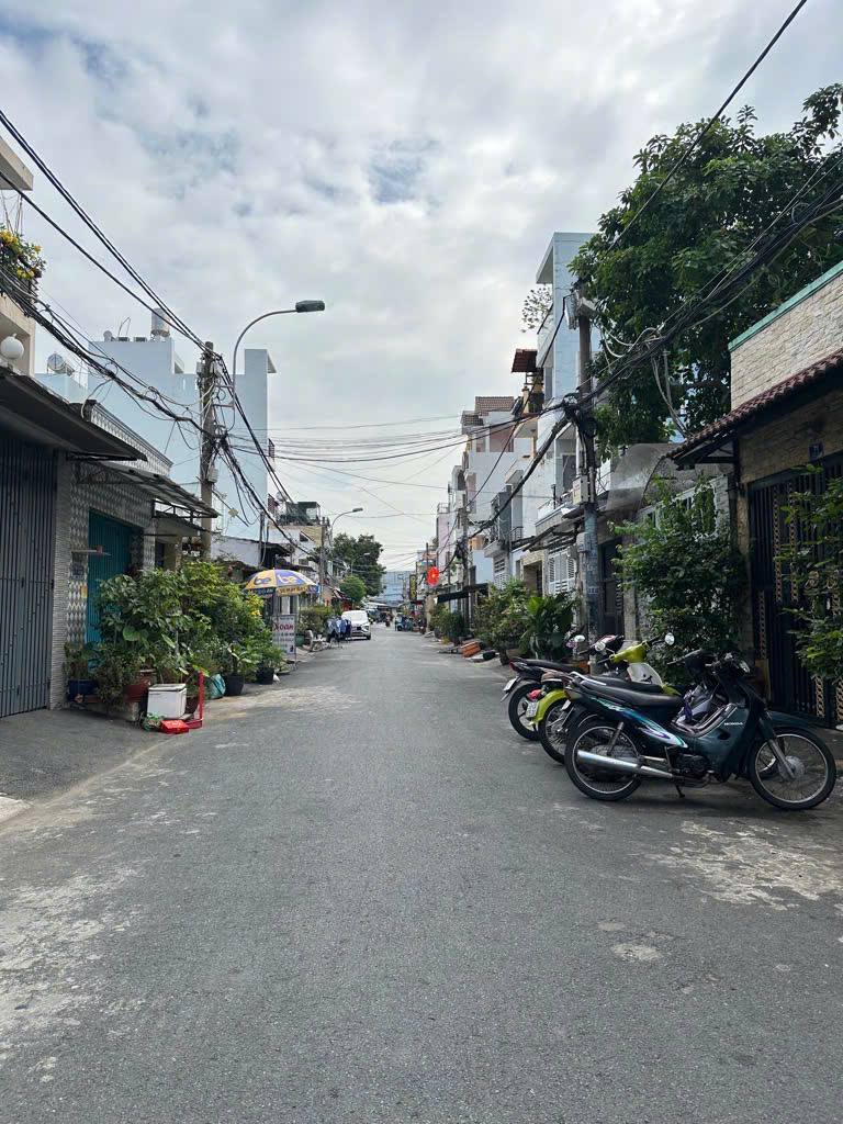 QUẬN 7 - PHƯỜNG TÂN KIỂNG. 240m2 - 7 PHÒNG - DÒNG TIỀN KHỦNG - NHỈNH 10T