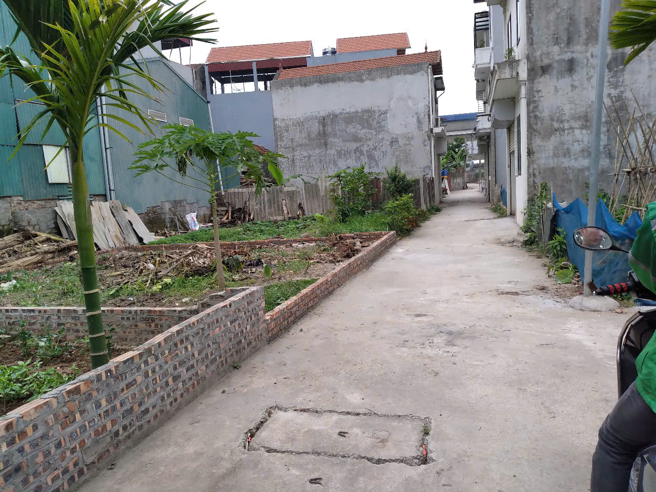 Bán đất thôn 3 Vạn Phúc - Thanh Trì. DT 58m, MT 8.3m. Ô tô tải vào tận đất