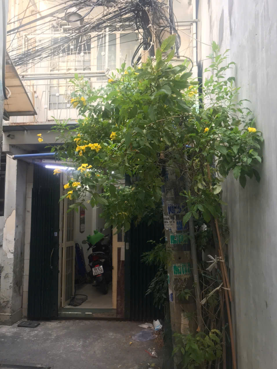 bán nhà chính chủ cách 1 căn ra bờ kè Hoàng Sa