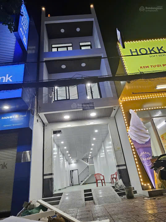 CHO THUÊ NHÀ 1 TRỆT 2LẦU MỚI 100%, 88M2 (DTSD=352M2)- MẶT TIỀN NGUYỄN VĂN CỪ, AN HÒA, NINH KIỀU
