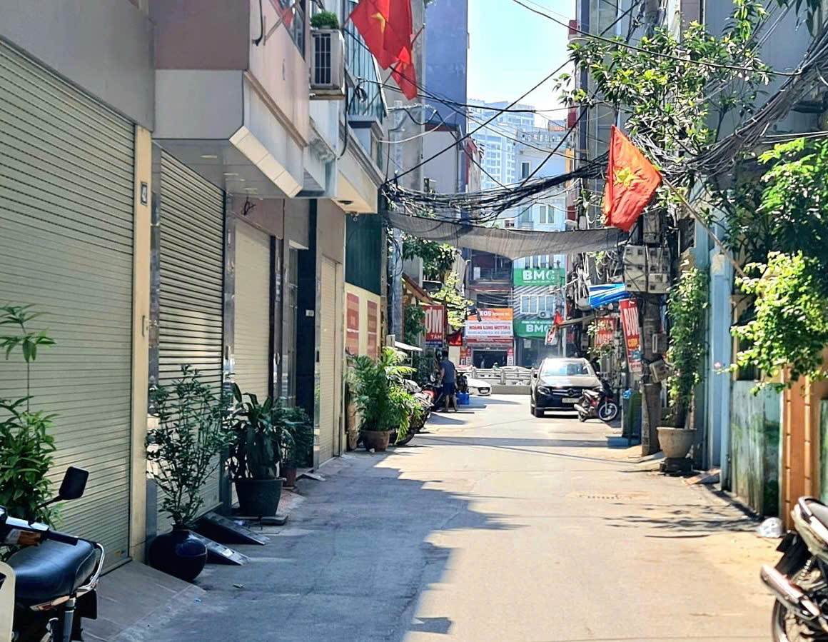 Bán nhà phố Vũ Hữu phân lô Ô tô tránh - 55m nhà 5 tầng giá 18,3 tỷ