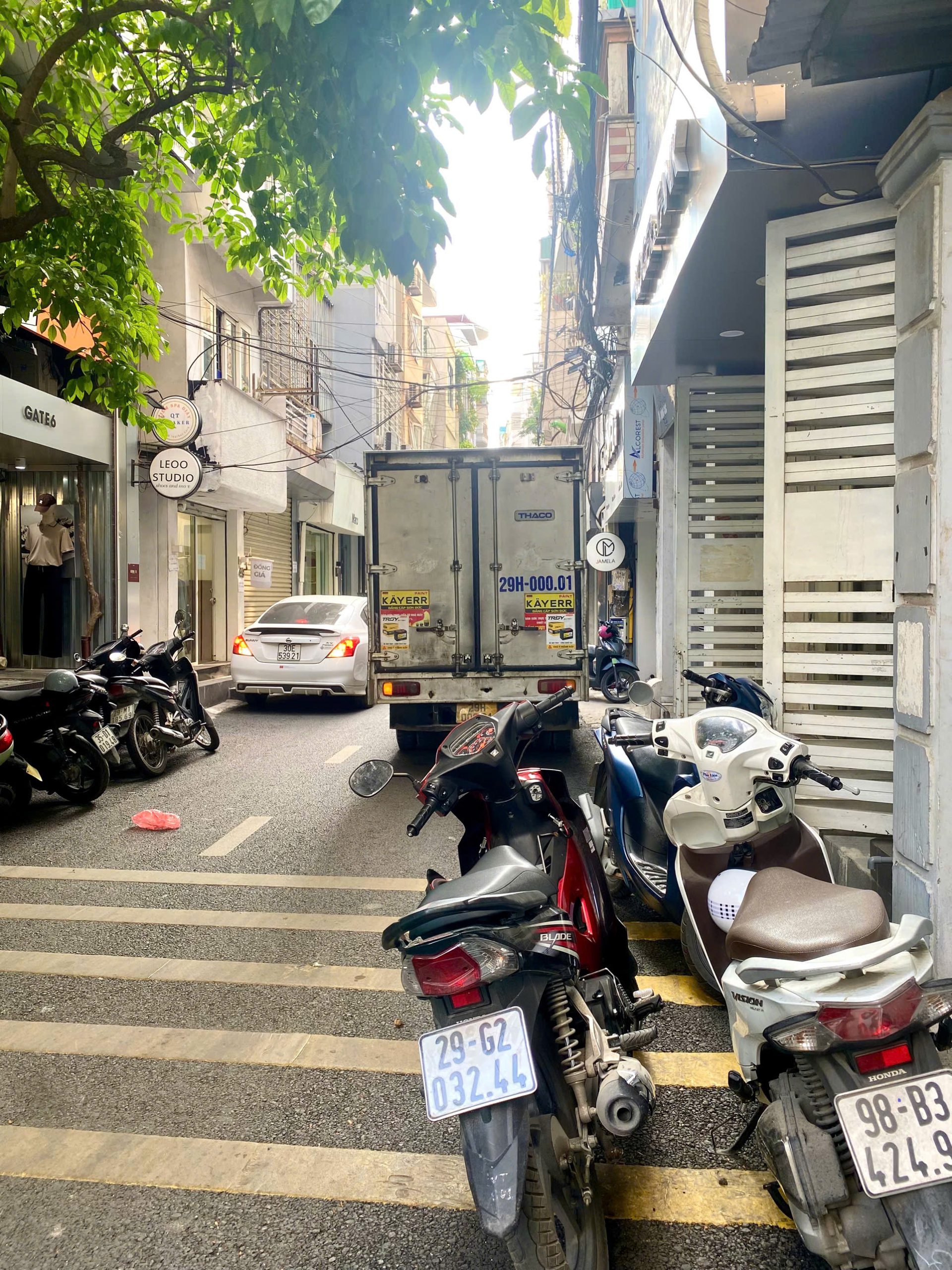 BÁN NHÀ mặt phố Đông Các, lô góc, kinh doanh mọi loại hình