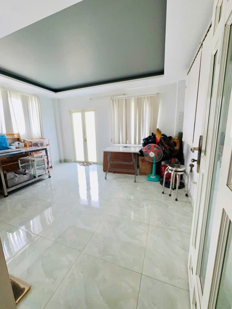 Bán nhà P10 Gò vấp 235m2 SD ngang bự 5.5m 5 tầng ô tô ngủ nhà gần ngã 5 giá chỉ 6tỷ6
