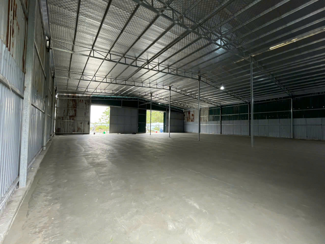 Cho thuê kho xưởng tại địa chỉ ngõ 300 Nguyễn Xiển, Triều Khúc Hà Nội