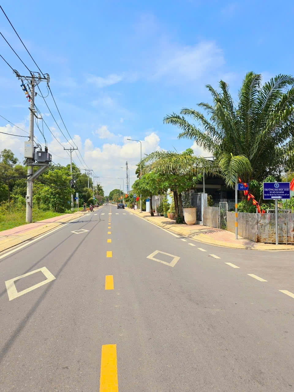 Kinh Khủng Khiếp, Bán Nhà Dt 201m2, ngang 6, Mặt Tiền, Quận 9, Giá chỉ 2.96ty