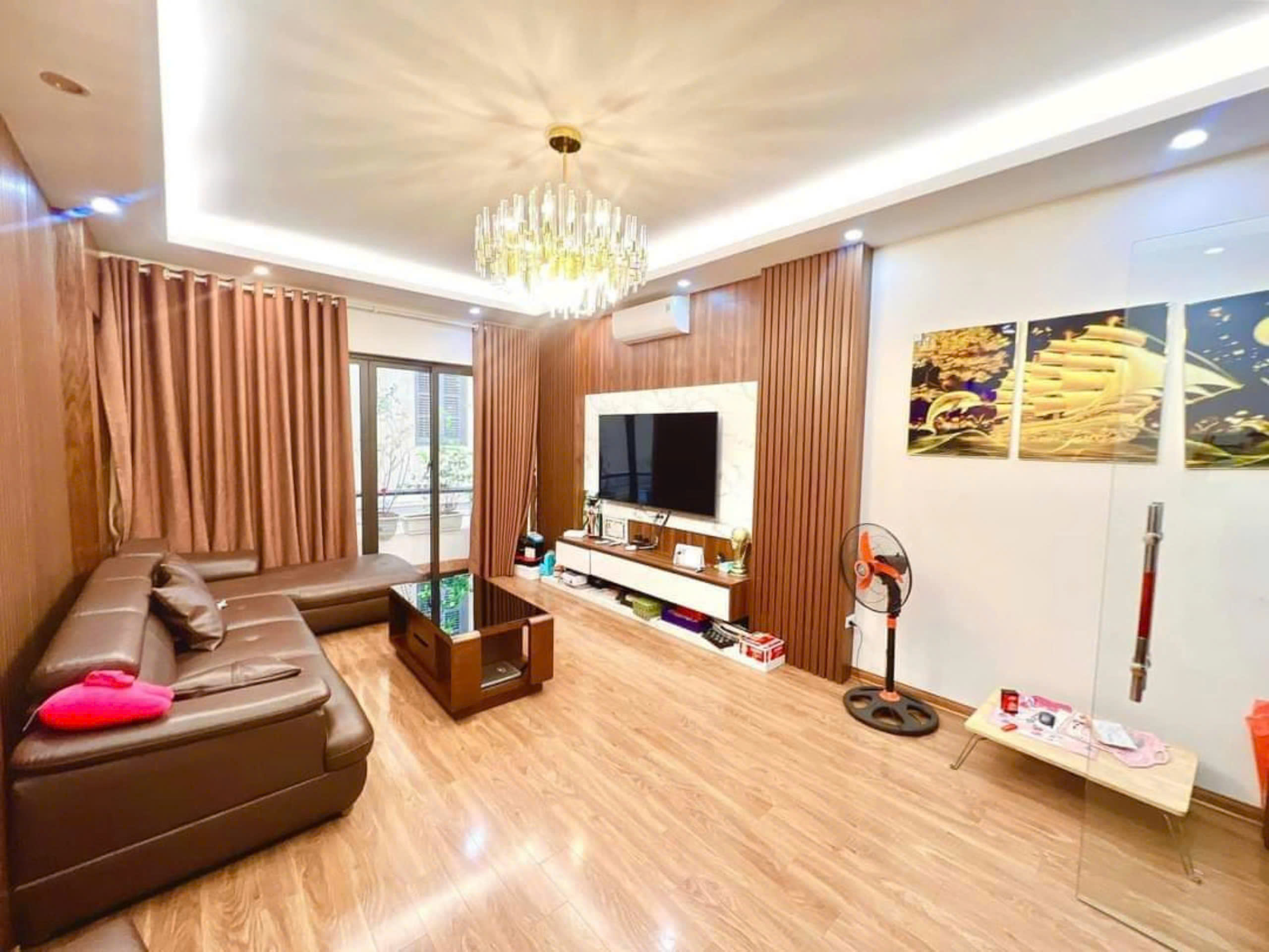 BÁN NHÀ VÕ CHÍ CÔNG, ÔTÔ VÀO NHÀ, GẦN PHỐ, NGÕ THOÁNG, 51M2x5T NHỈNH 14 TỶ