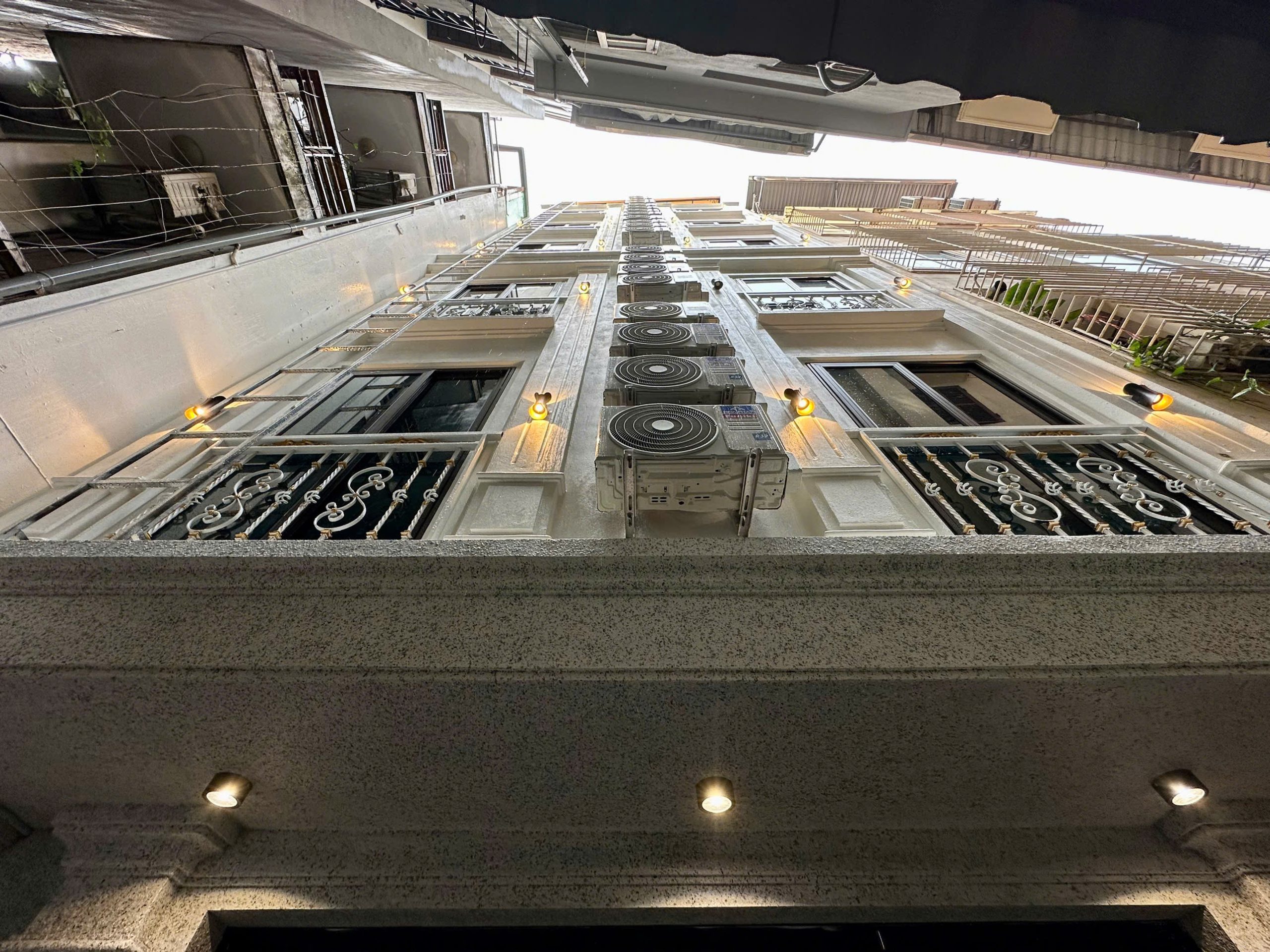 (Tin thật 100%) Bán CHDV 66,5m2 x 22CH ở Lạc Long Quân - Cách ô tô tránh 25m - Dòng tiền 1,3 tỷ/năm