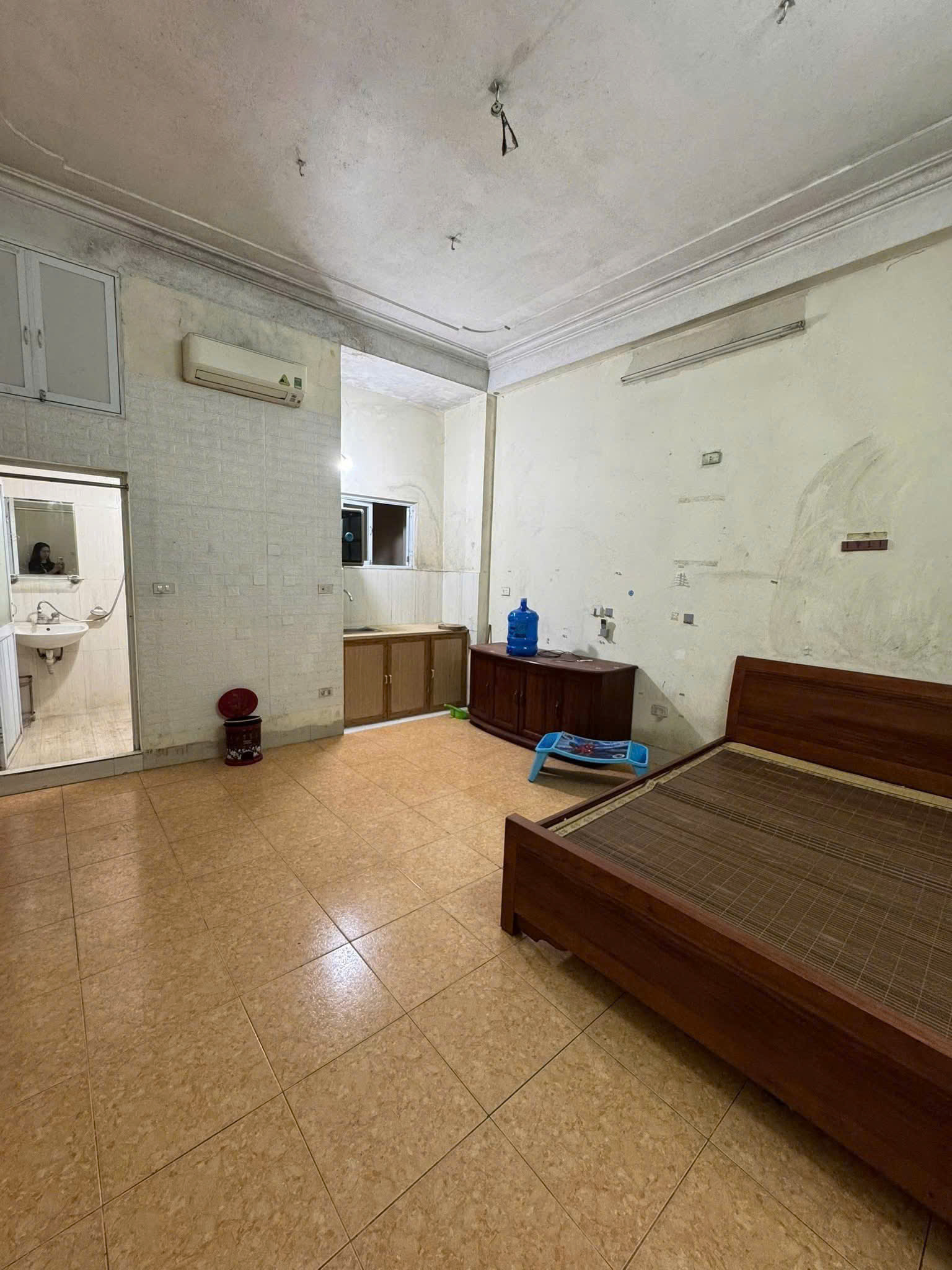 Bán Nhà Phố Thái Hà Diện Tích 125m2 5 tầng mặt tiền 8.6 tỷ Giá 29.5 tỷ