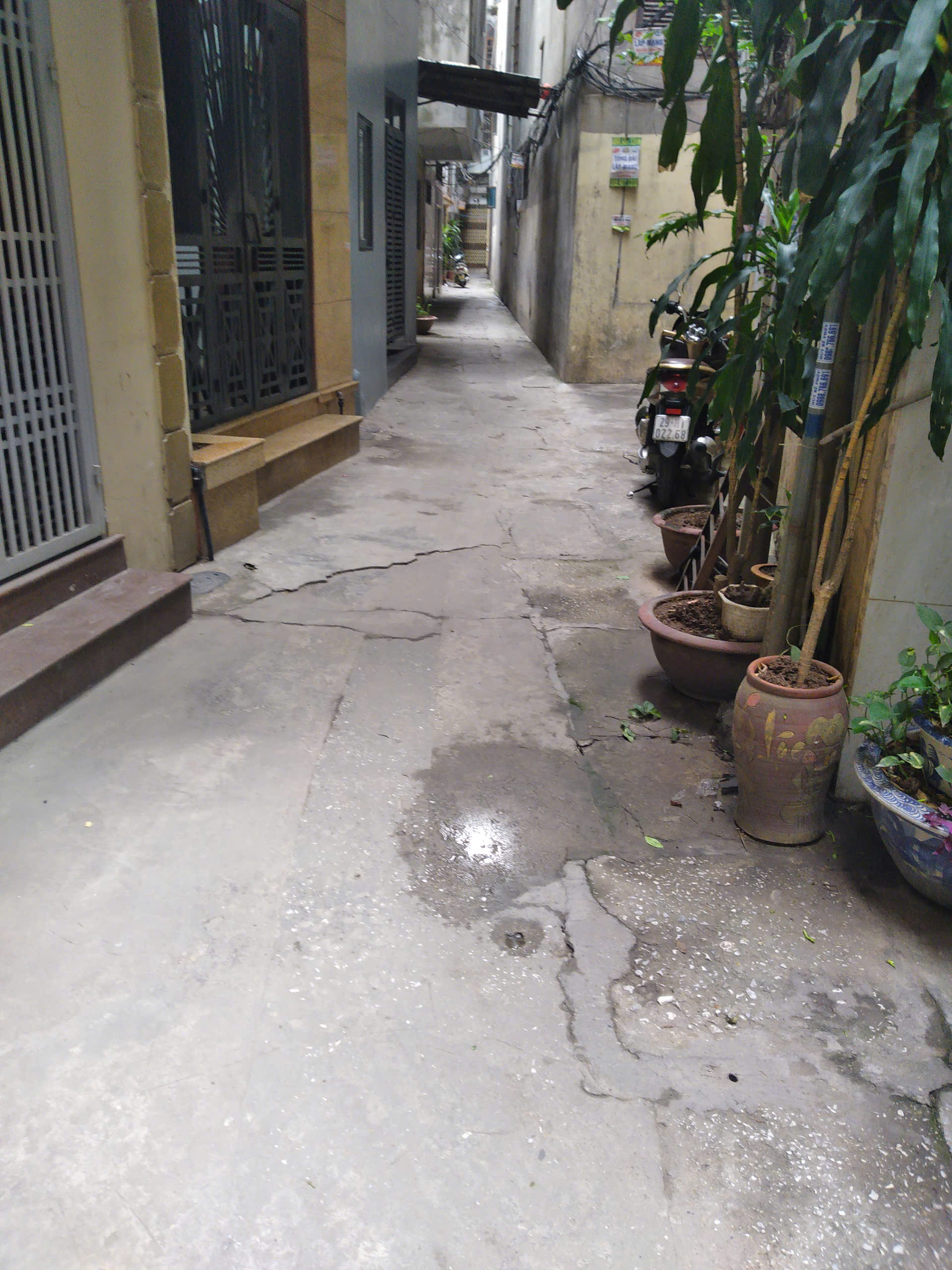 Bán nhà giáp bát 4 tầng dân xây 15M ô tô tránh hoàng mai