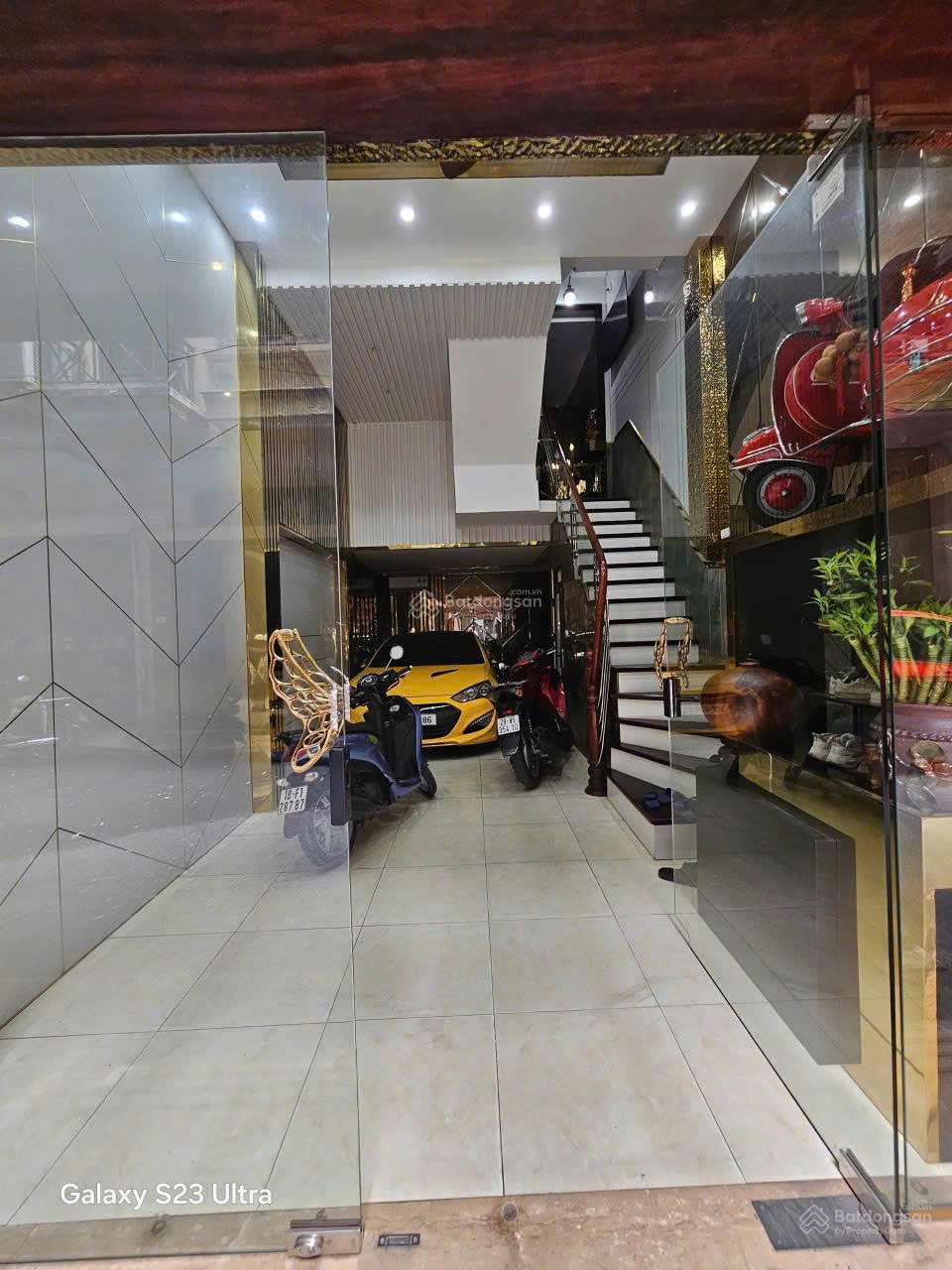 Chính chủ bán nhà ngõ 99 Nguyễn Chí Thanh, ô tô tránh, đỗ trong nhà, có gara, 6 tầng, 10 phòng ngủ