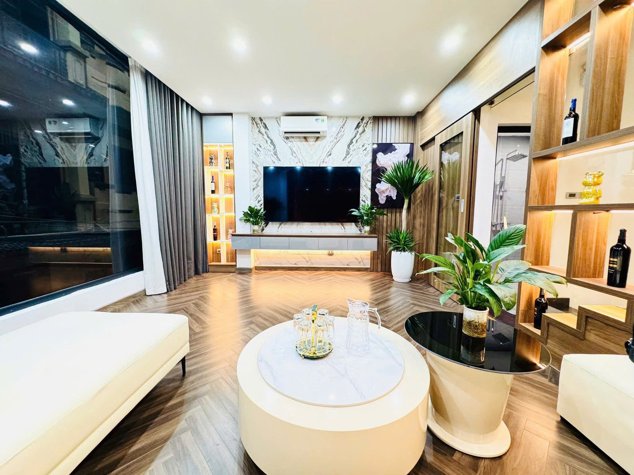 PL HOÀNG VĂN THÁI GARA Ô TÔ KINH DOANH DT 31m2 6 tầng mặt tiền 5.3m Giá 12.9 tỷ