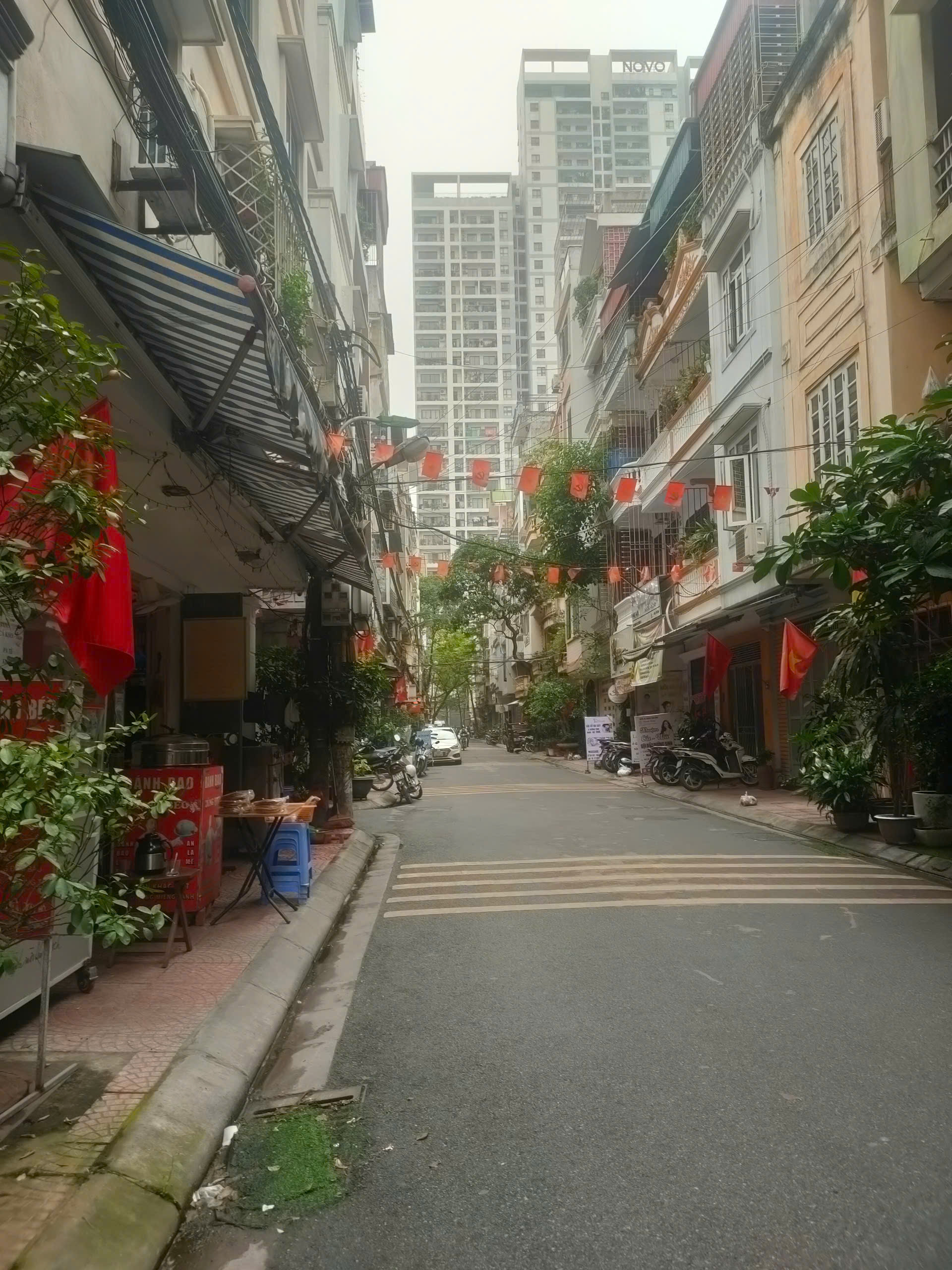 BÁN NHÀ ĐẸP XUÂN LA, PHÂN LÔ, ÔTÔ TRÁNH, VỈA HÈ KINH DOANH, 51M2 GIÁ 16 TỶ