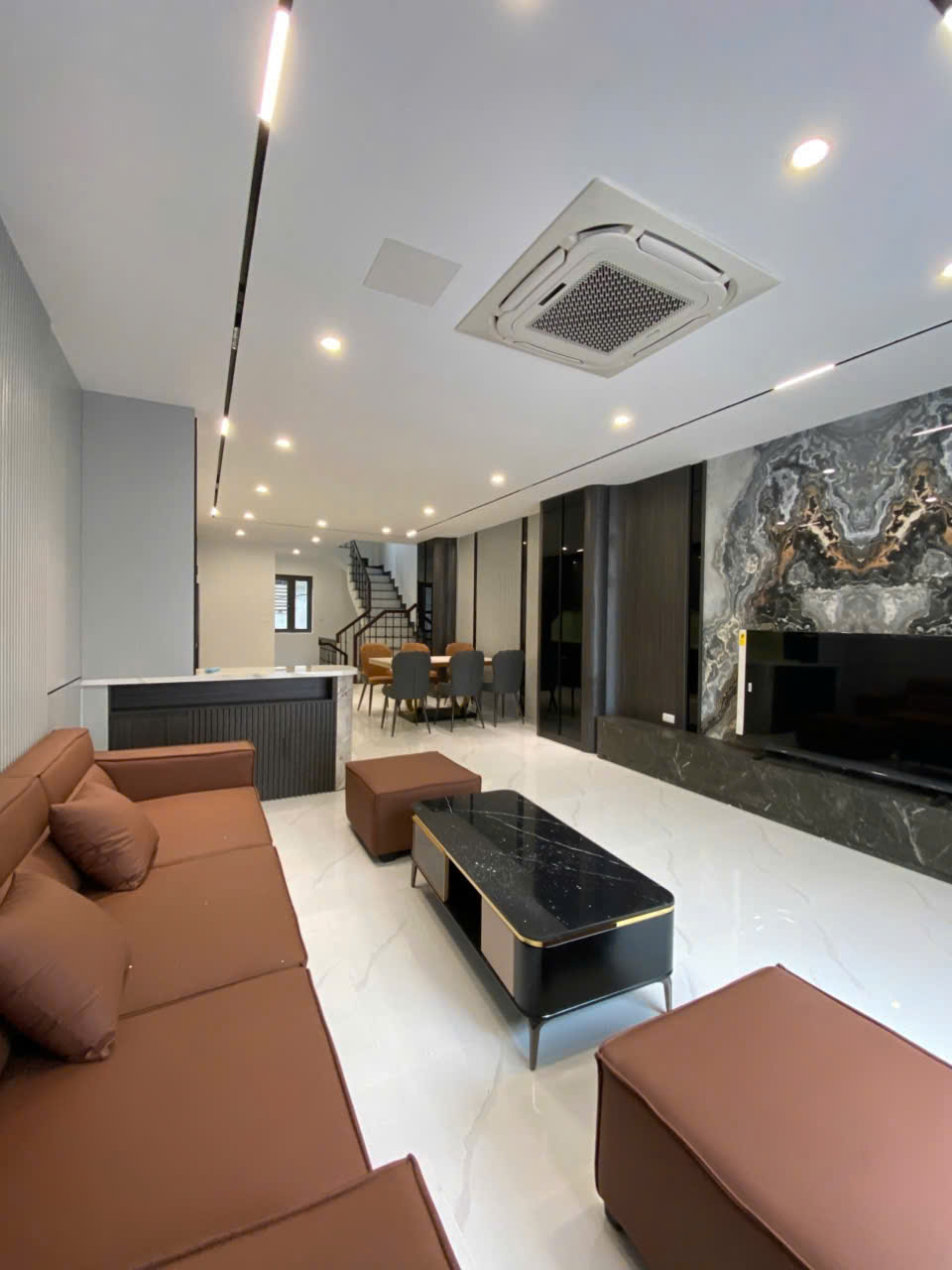 BÁN NHÀ NGỌC THỤY – 6 TẦNG – THANG MÁY – Ô TÔ TRÁNH – 13.5 TỶ