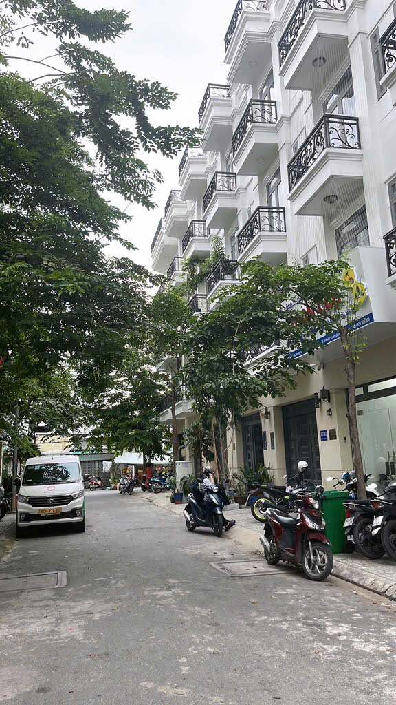 Bán Nhà 5 Tầng Khu Đồng Bộ Gần Ngã Tư Ga Quận 12, DT 65m2(4x16) 7,2tỷ