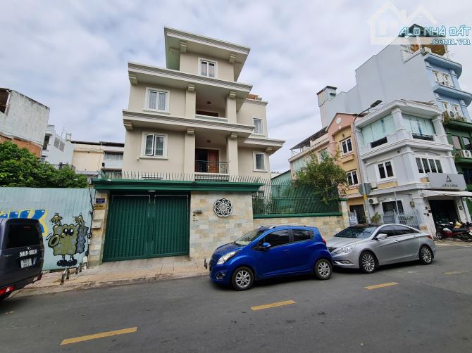 Biệt Thự Vị Trí Vàng 3 MT Nguyễn Thành Ý, P.Đakao, Quận 1 - 12.50 x 19m - CN: 239m2 - 140tỷ TL