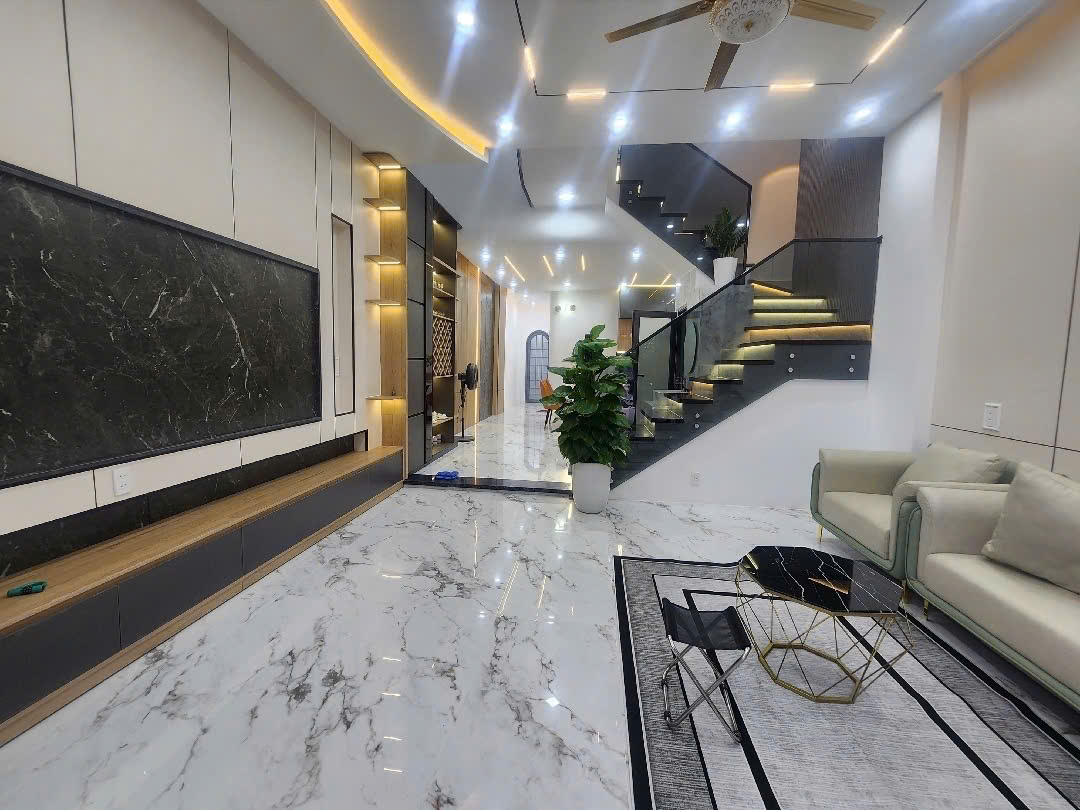 "SIÊU PHẨM NHÀ 3 TẦNG PHẠM CÔNG TRỨ - 100M² FULL NỘI THẤT, GIÁ CHỈ 5.59 TỶ!" ✨