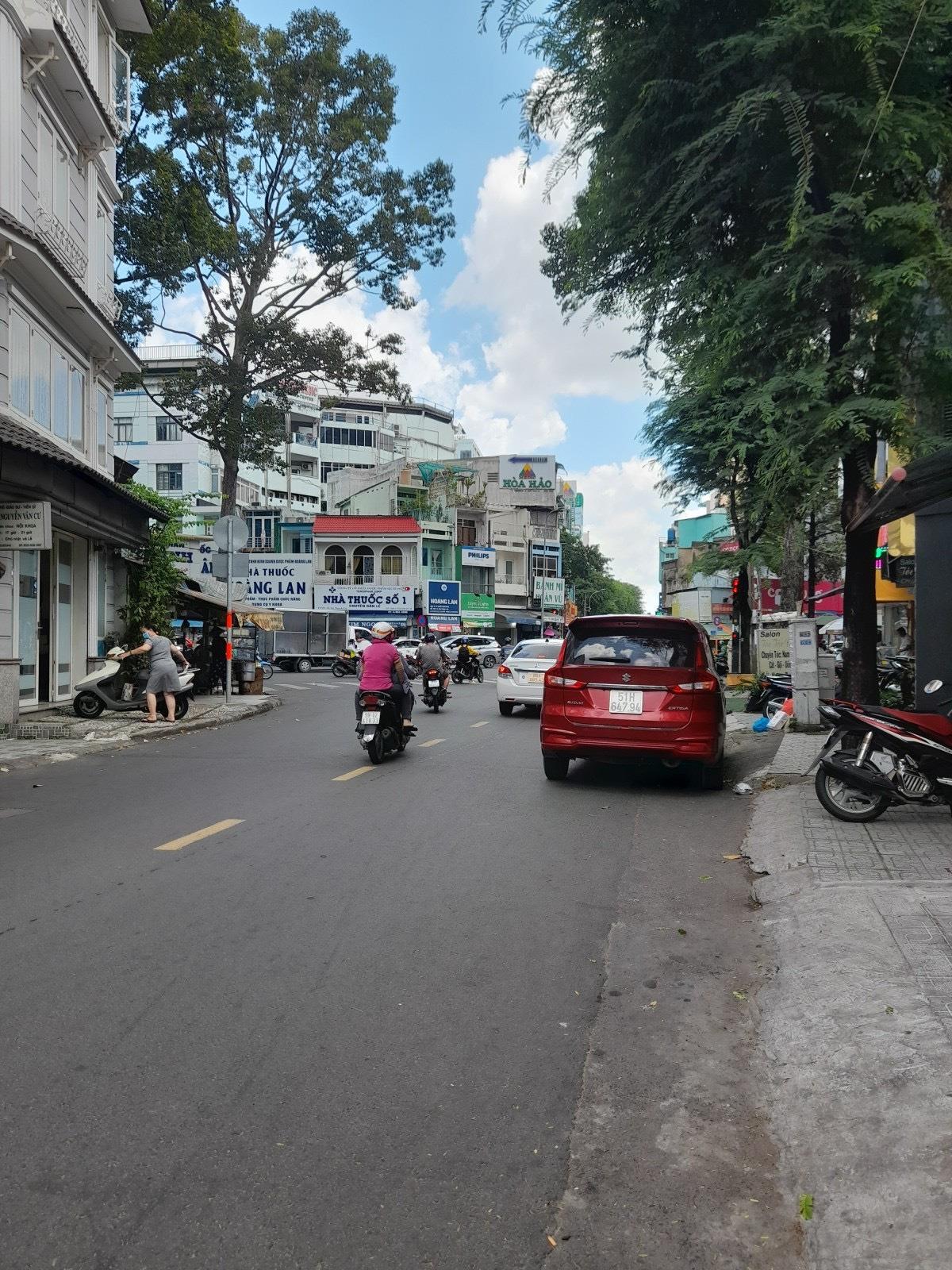 *QUẬN 10 - NHÀ ĐẸP, 4 TẦNG 50M -TẶNG TOÀN BỘ NỘI THẤT CAO CẤP CHO THUÊ 18TR/TH.