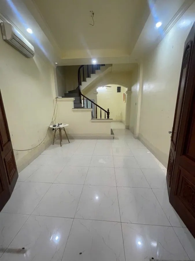 Trung tâm Ngọc Thụy cần tiền bán gấp nhà dân xây 40m 3 tầng chỉ nhỉnh 6 tỷ gần ô tô tránh