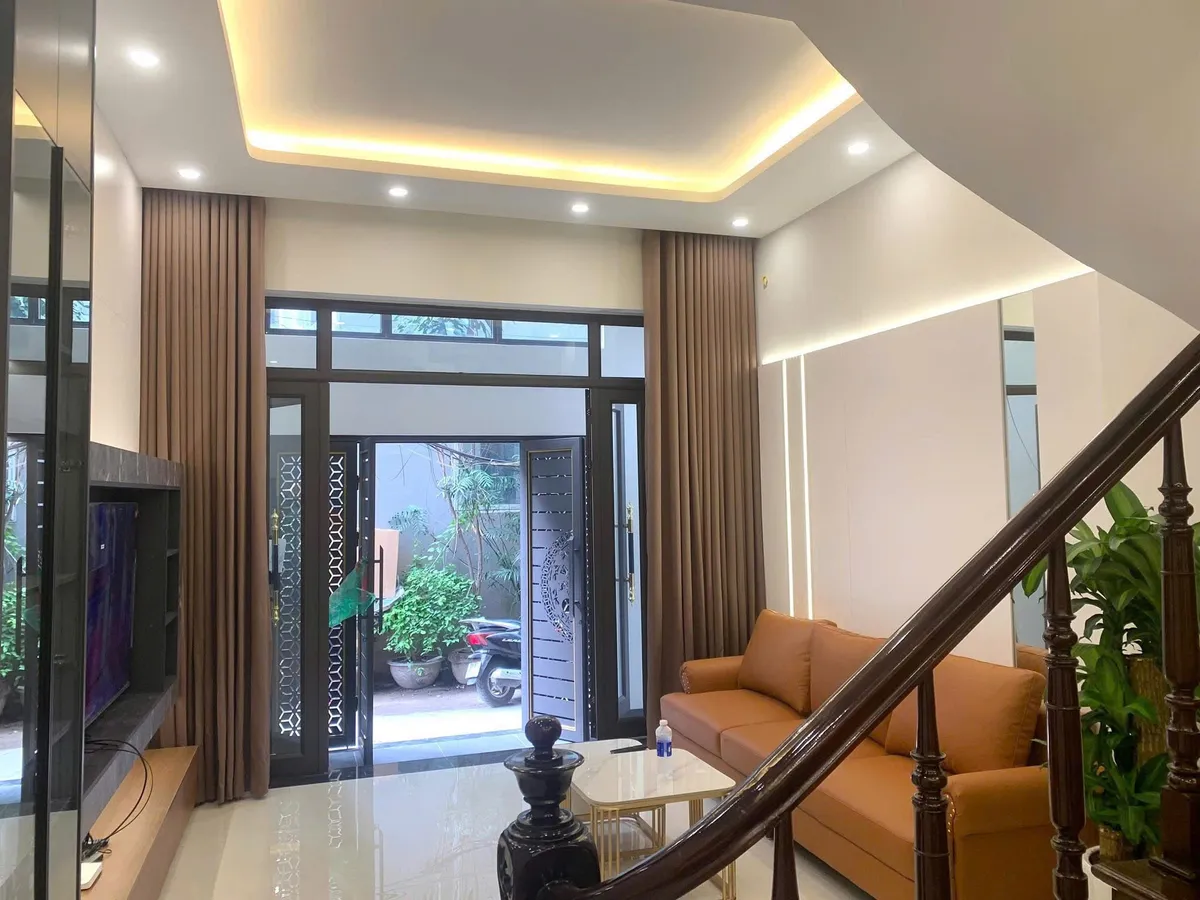 NHÀ MỚI ĐẸP LONG LANH - NGÕ THÔNG KĐT RESCO - 5 PHÒNG NGỦ ĐỦ NỘI THẤT SANG TRỌNG