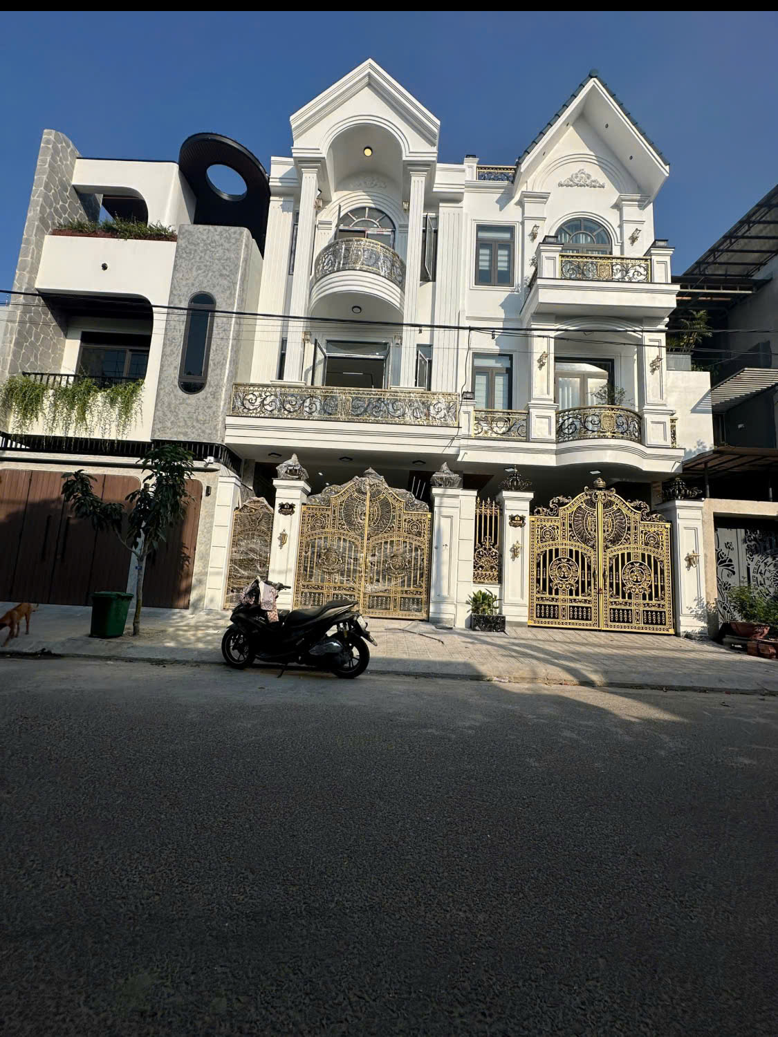 - ĐẤT NAM HOÀ XUÂN CHÍNH CHỦ, kề lô góc giao nhau hai đường 10,5m lề 5m, thông sang đảo kim cương và nối sophau minh