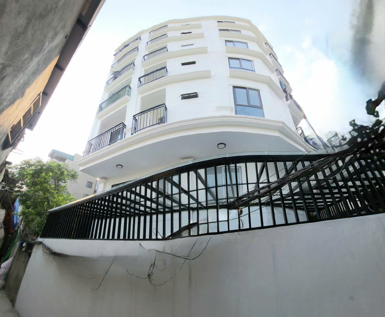 Bán tòa CCMN 9 tầng phố Vũ Tông Phan, 155m2, mặt tiền khủng 20m, hơn 39 tỷ