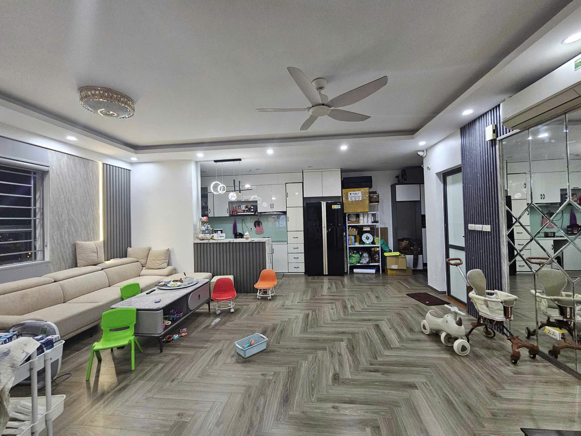 Căn hộ chung cư sổ đỏ, toà Rice City Linh Đàm, Hoàng Mai 70 mét 2 ngủ 2 wc, giá nhỉnh 4 tỷ