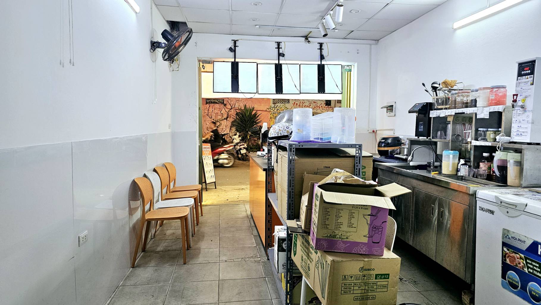 Nhà mặt đường Khương Trung, DT 83m2, dòng tiền đỉnh. Giá 24.5 tỷ