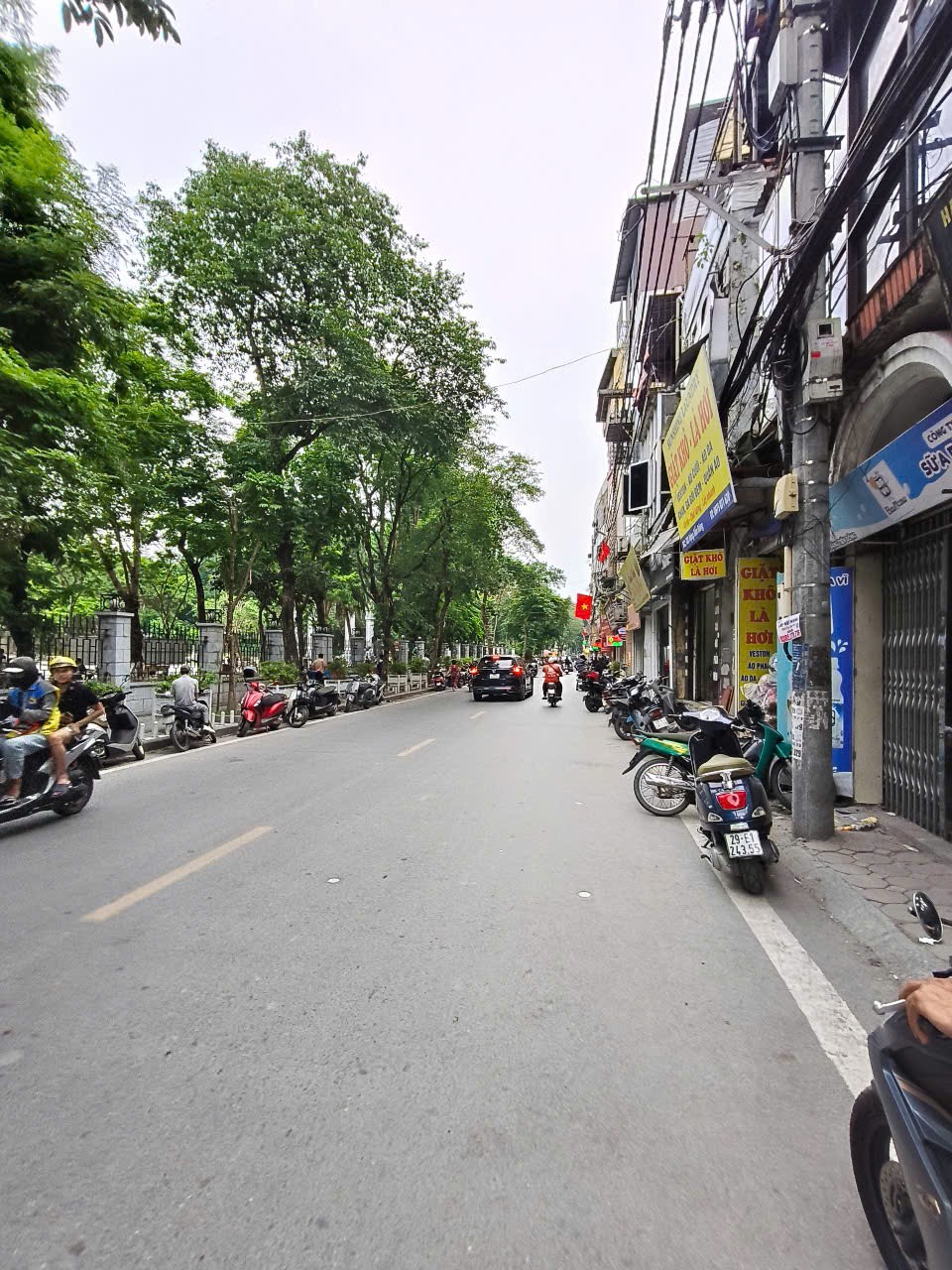 Mặt phố, Đông dân cư, Dòng tiền hay xây CCMN cực đỉnh. Với Dt 140 , MT 7.5 giá chỉ nhỉnh 45 tỷ.