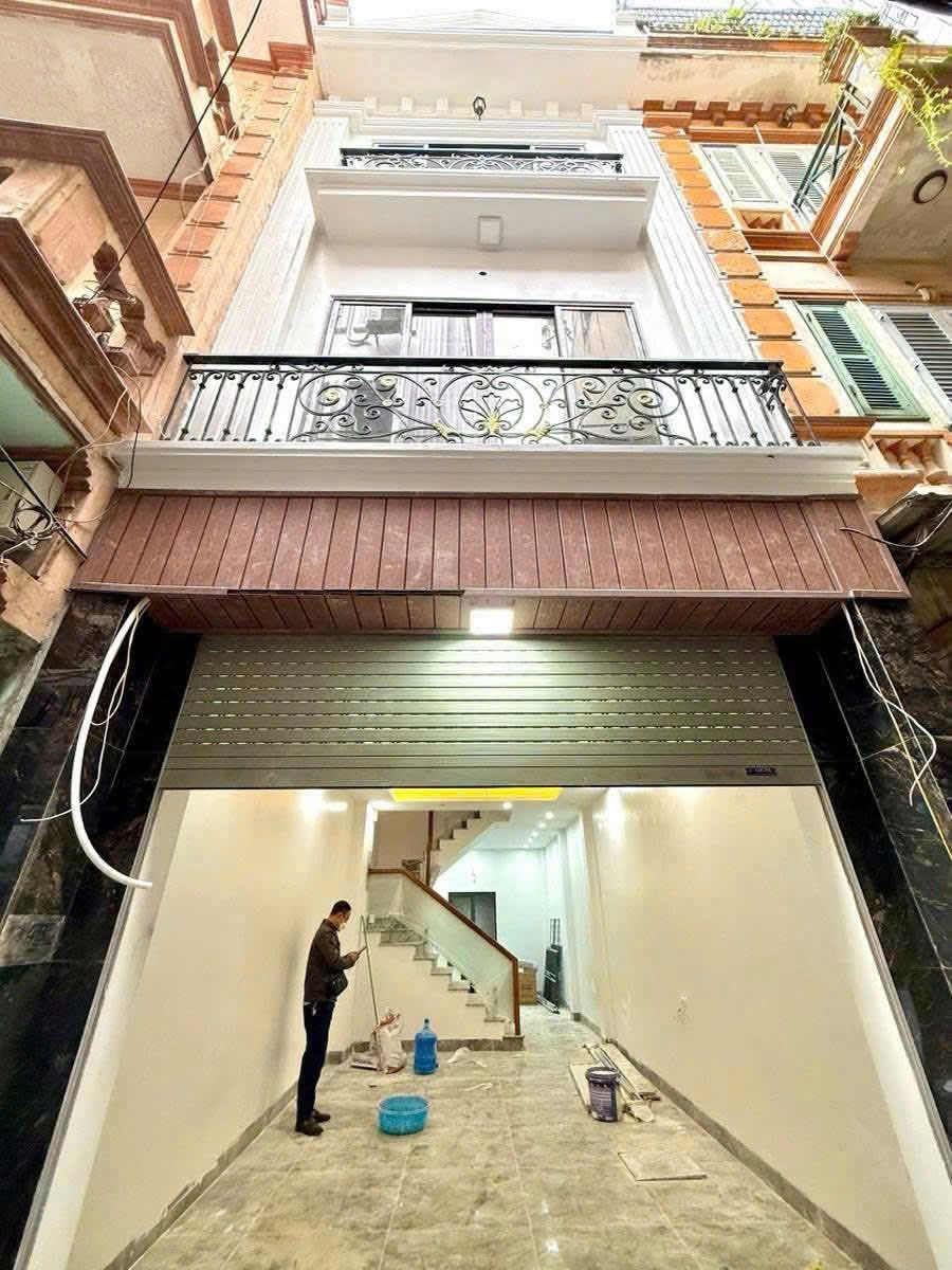 NHÀ ĐẸP - LÔ GÓC 2 THOÁNG - GẦN PHỐ - NGÕ NÔNG THÔNG RỘNG - GARA - KINH DOANH